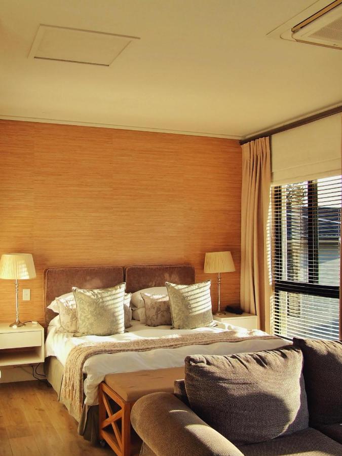 210 Gallery Luxury Studio Apartment Knysna Eksteriør bilde